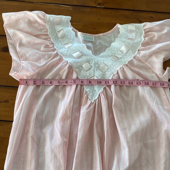 Vintage Komar Pink and White Nightgown - Picture 6 of 8